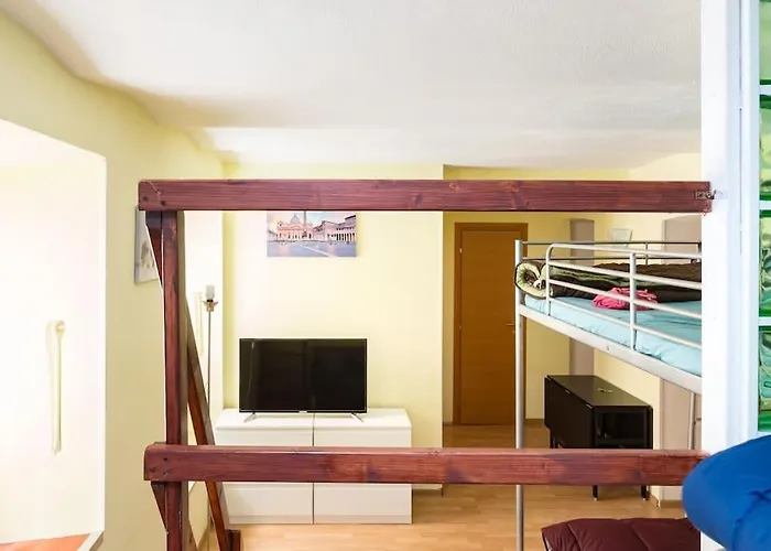 House Esedra